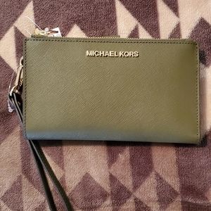 Michael Kors Double Zip Wallet